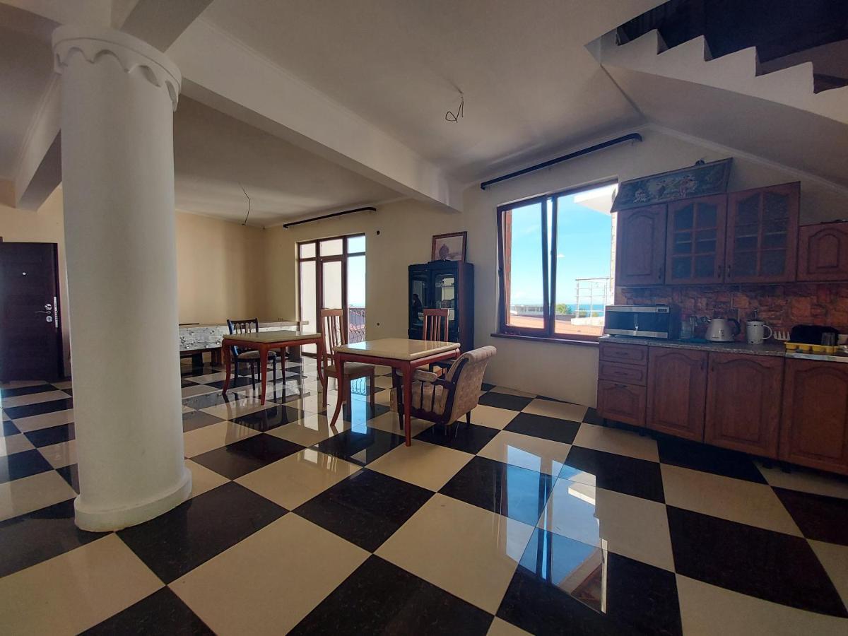 Гостевой Дом София 400 М До Моря Gagra Buitenkant foto
