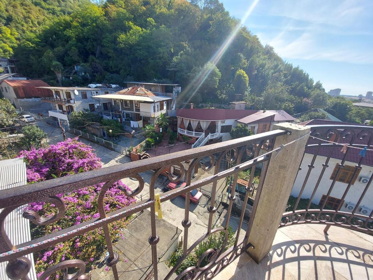 Гостевой Дом София 400 М До Моря Gagra Buitenkant foto