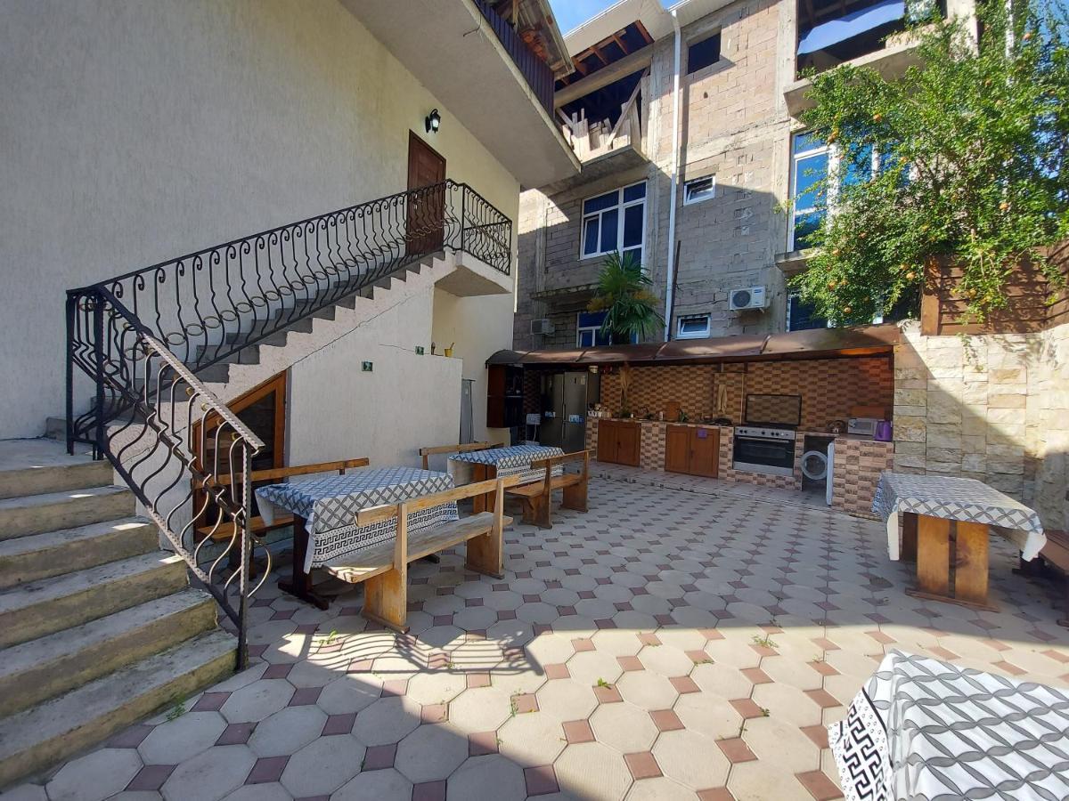 Гостевой Дом София 400 М До Моря Gagra Buitenkant foto