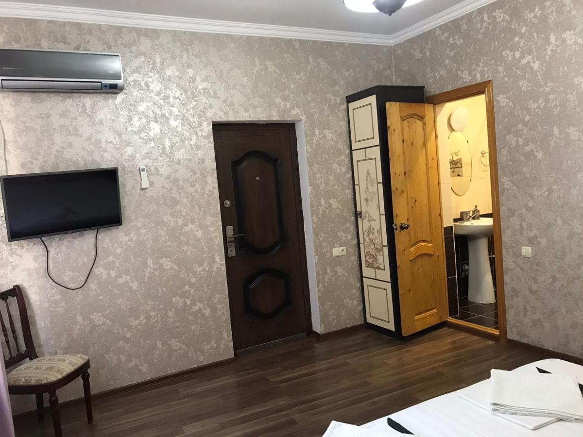 Гостевой Дом София 400 М До Моря Gagra Buitenkant foto