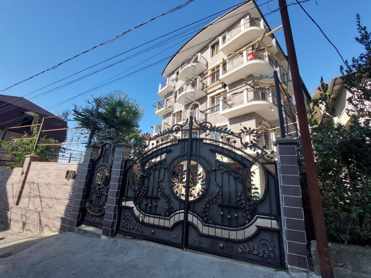 Гостевой Дом София 400 М До Моря Gagra Buitenkant foto