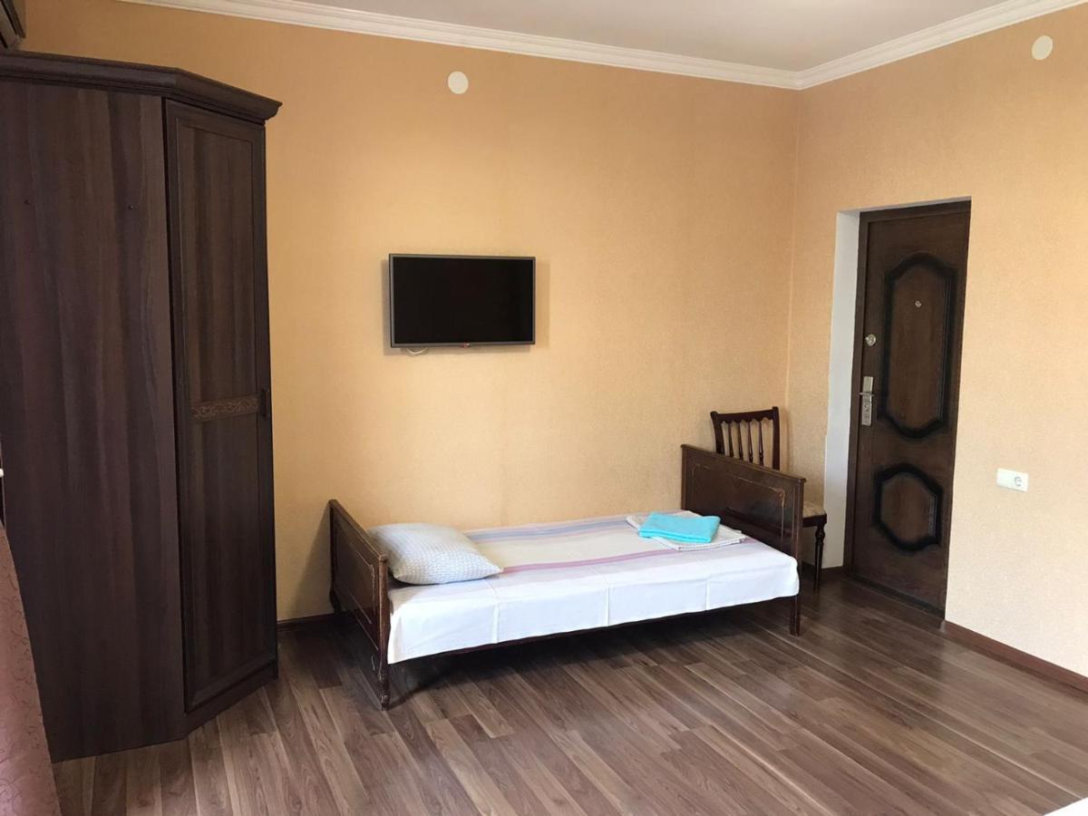 Гостевой Дом София 400 М До Моря Gagra Buitenkant foto