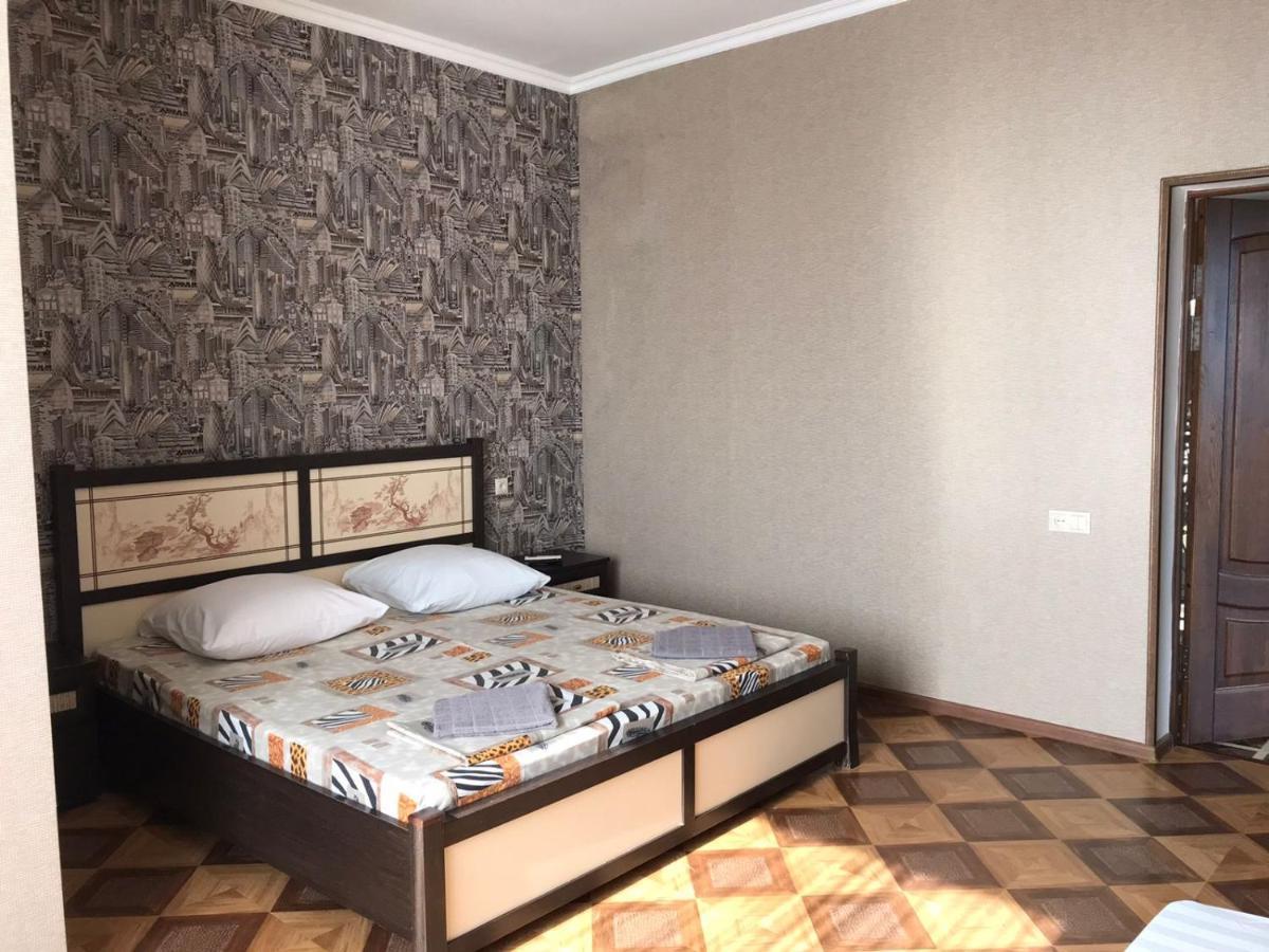 Гостевой Дом София 400 М До Моря Gagra Buitenkant foto