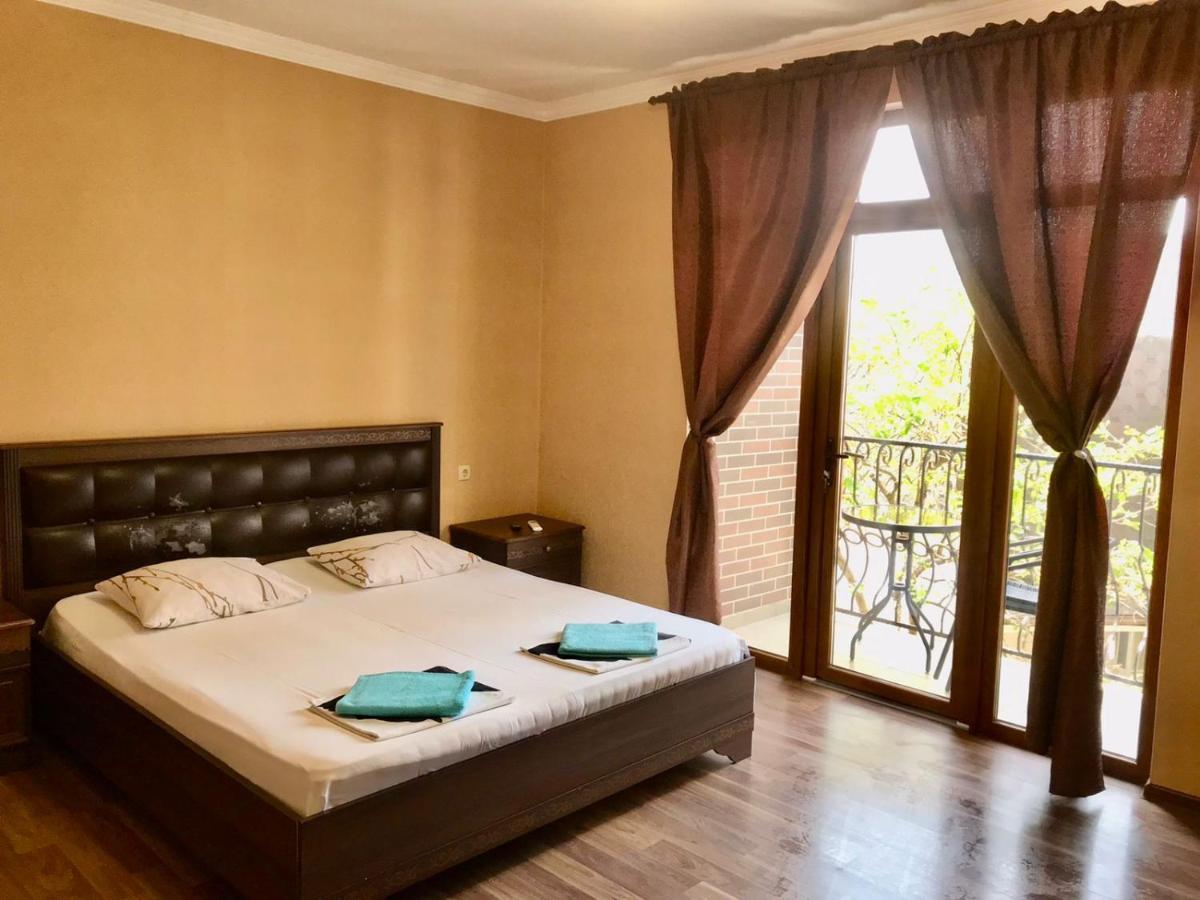Гостевой Дом София 400 М До Моря Gagra Buitenkant foto